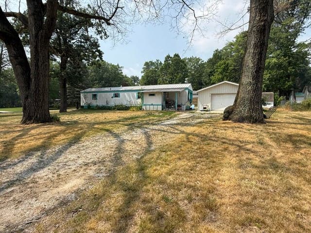 2160 Oak Ridge Drive, Farwell, MI 48622