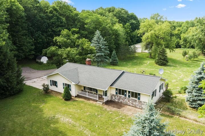 1525 104th Street SW, Byron Center, MI 49315