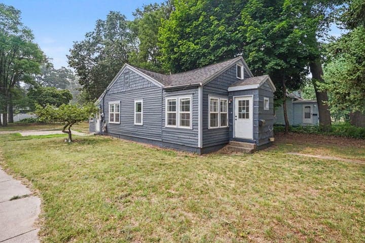 2409 Crozier Avenue, Muskegon, MI 49441