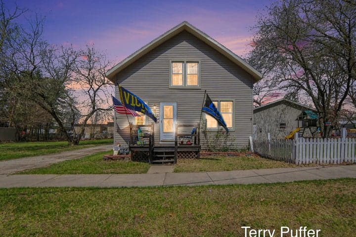 6488 3rd Street, Holton, MI 49425