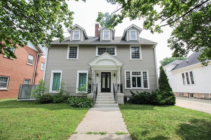 211 N Main Street, Three Rivers, MI 49093