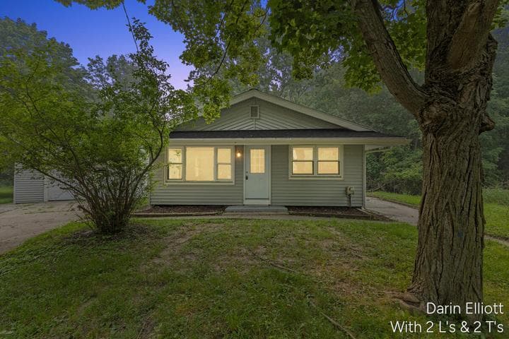 2110 Worden Street, Lansing, MI 48910