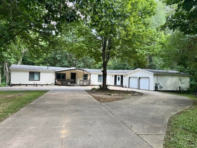 2888 Lyons Avenue, Kalamazoo, MI 49048
