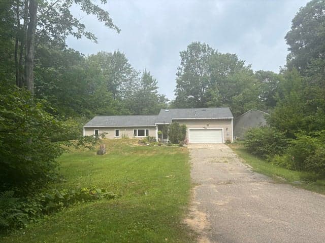 18145 148th Avenue, Spring Lake, MI 49456