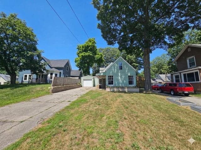 303 Orchard Street, Dowagiac, MI 49047