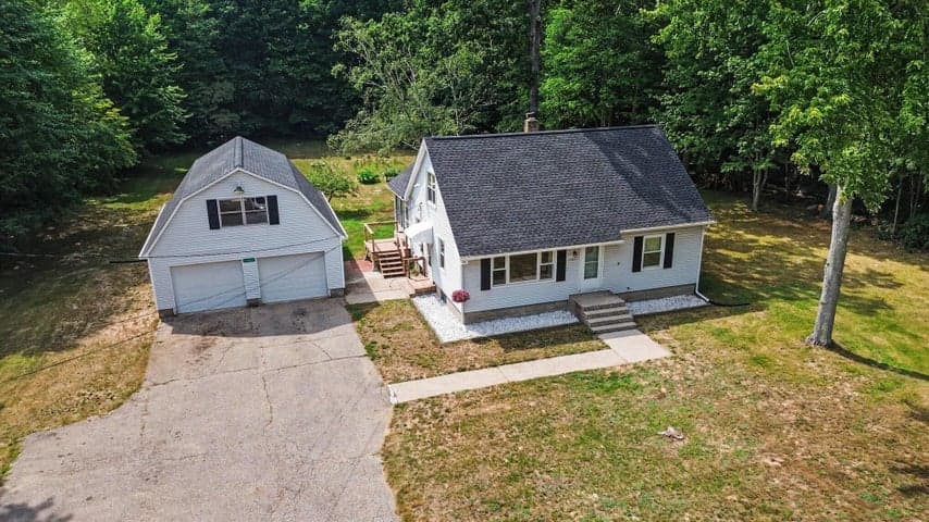 17811 148th Avenue, Spring Lake, MI 49456