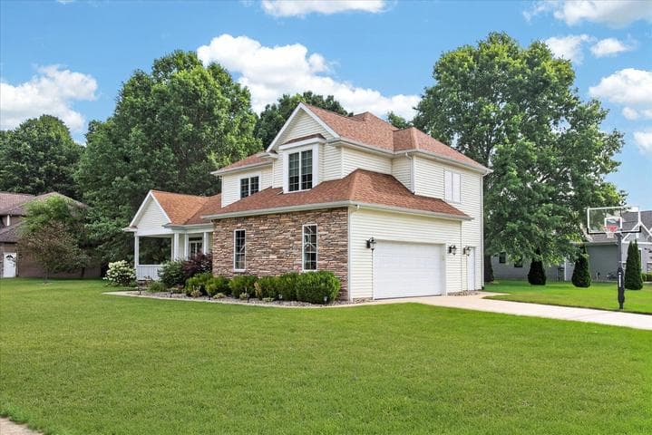 3911 Fox Crossing Drive, St. Joseph, MI 49085