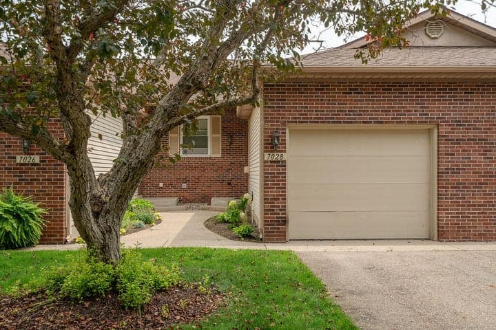 7028 Springtree Lane SW, Grand Rapids, MI 49548