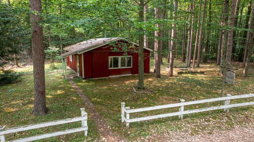 7211 Northern Drive, Pentwater, MI 49449