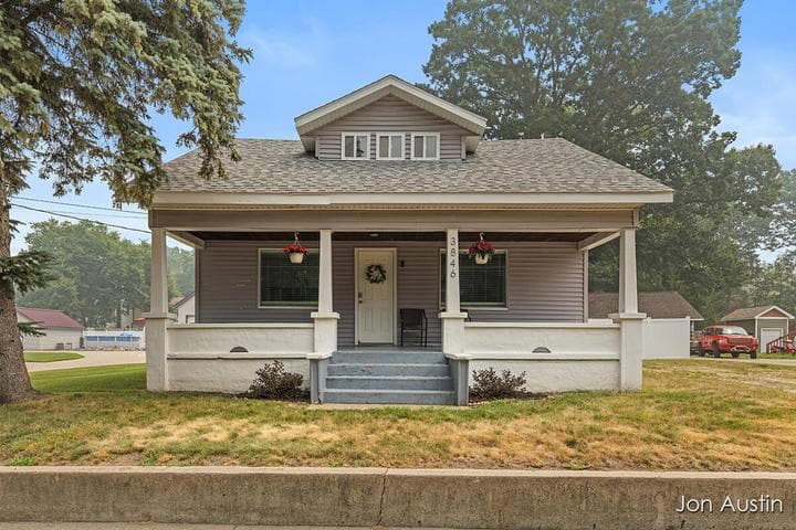 3846 Byron Center Avenue SW, Wyoming, MI 49519