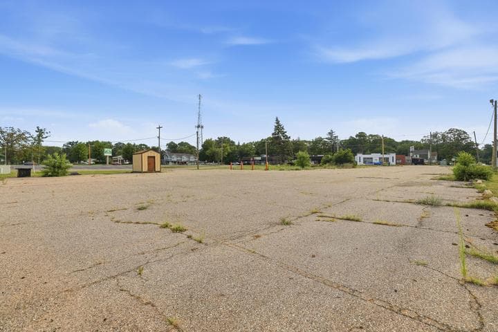 294 N River Avenue, Holland, MI 49424