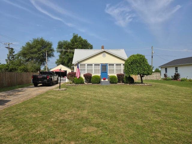 805 S Occidental Highway, Tecumseh, MI 49286