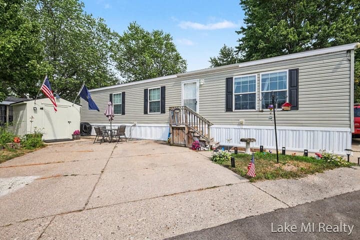 4572 Toronto Avenue SW, Wyoming, MI 49519