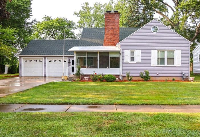 114 E Southeastern Avenue E, Galien, MI 49113