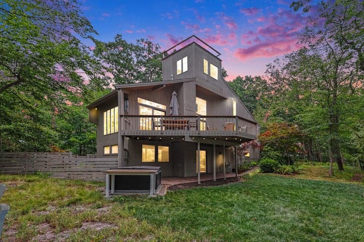 17950 Holcomb Road, Grand Haven, MI 49417