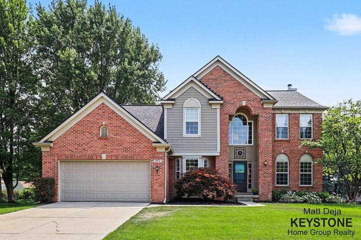 3870 Windwood Drive NE, Rockford, MI 49341