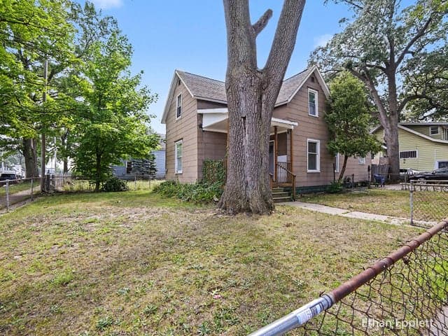 447 W Southern Avenue, Muskegon, MI 49441