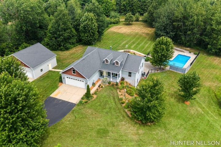 577 E The Lane, Grant, MI 49327