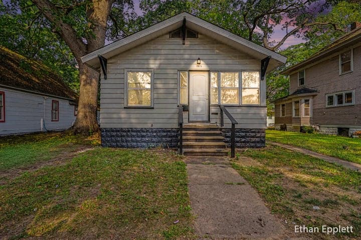 2825 7th Street, Muskegon Heights, MI 49444