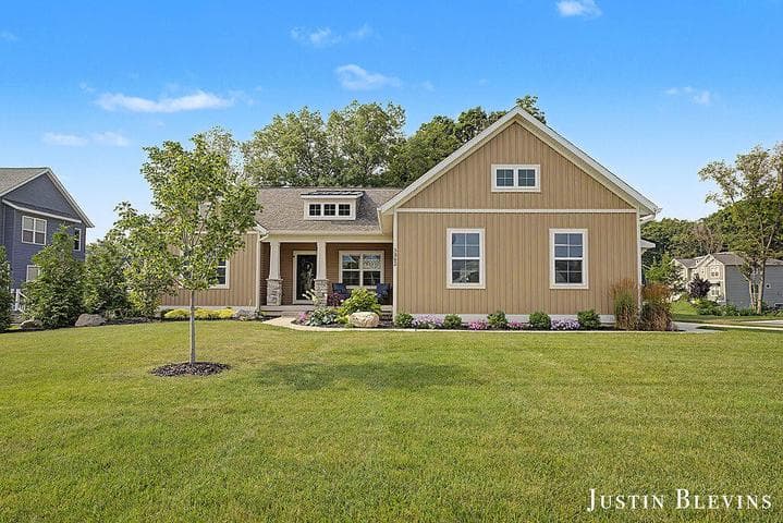 3362 Eagle Peak Court, Jenison, MI 49428