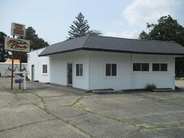 100 Elizabeth Street, Parma, MI 49269