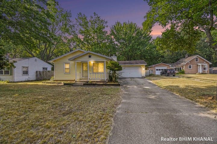 102 Sluyter Street SE, Grand Rapids, MI 49548
