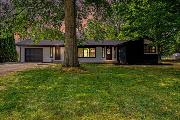 220 Pennbrook Trail, Battle Creek, MI 49017