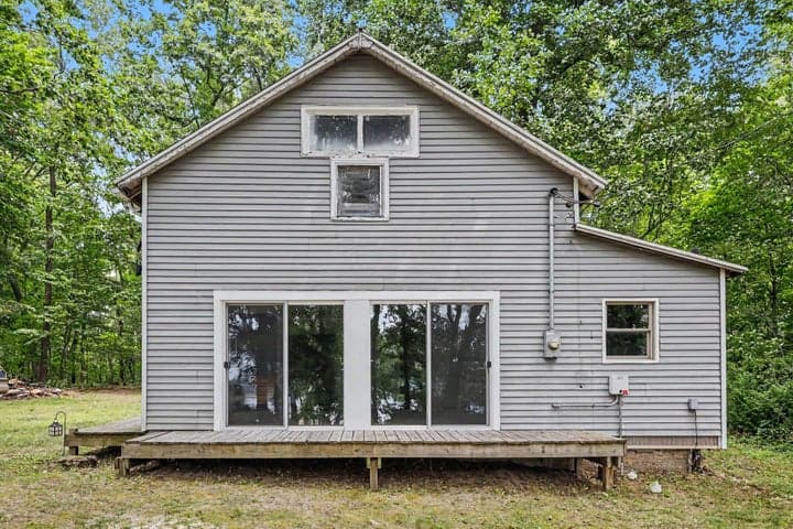 5372 W Guernsey Lake Road, Delton, MI 49046