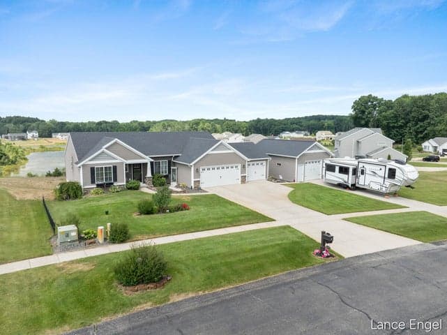 11797 Crystal Ridge Drive NE, Sparta, MI 49345