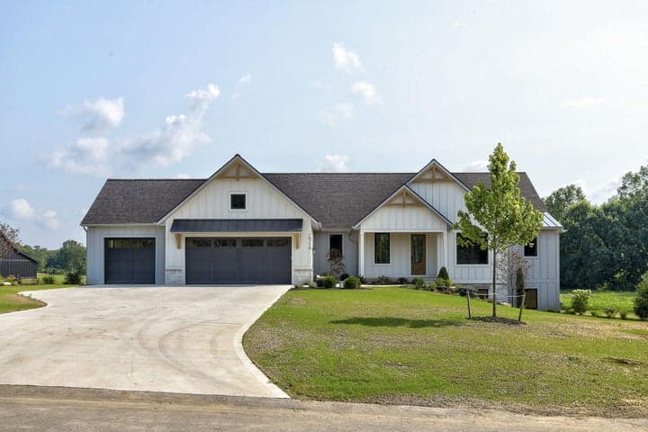 10756 Windward Avenue SW, Byron Center, MI 49315