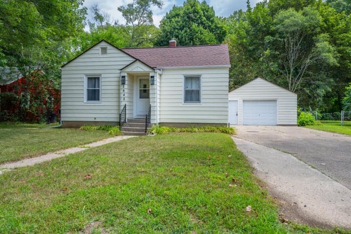 1643 Lyola Court, Benton Harbor, MI 49022
