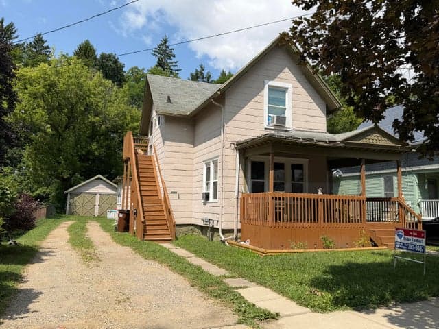 1004 S Jackson Street, Jackson, MI 49203