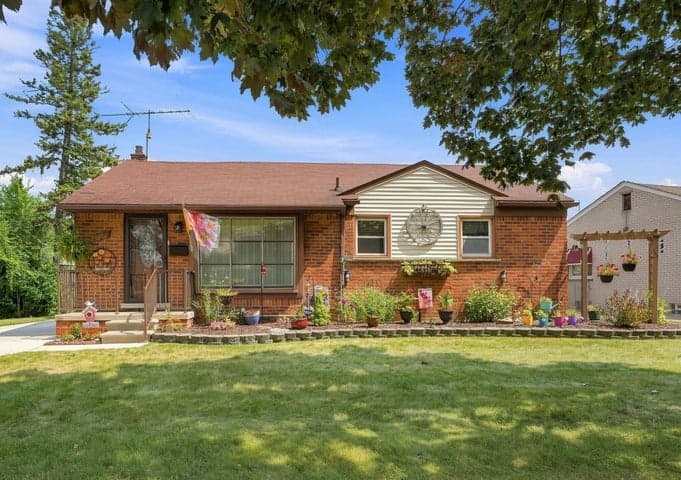 29470 Robert Drive, Livonia, MI 48150