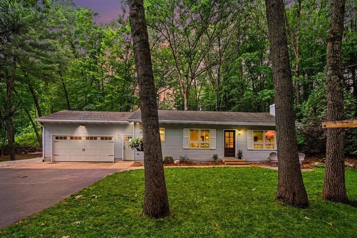 6069 Stout Creek Avenue NE, Belmont, MI 49306