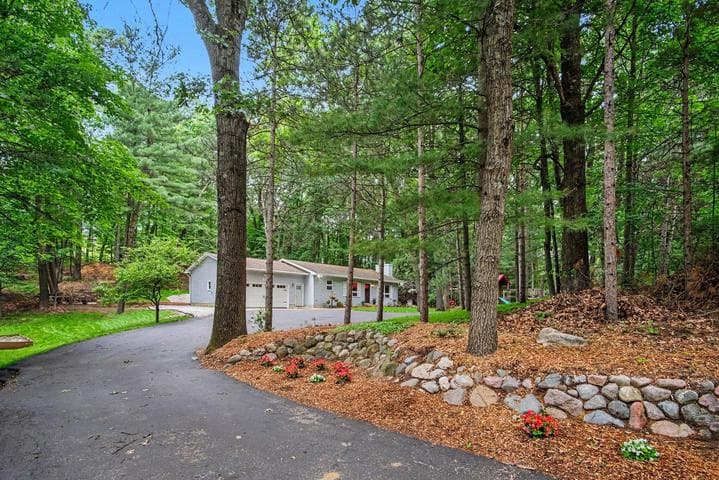 6069 Stout Creek Avenue NE, Belmont, MI 49306