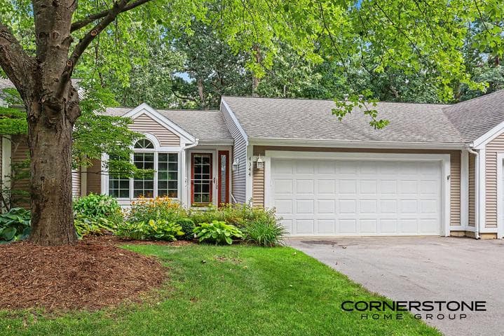 4344 Valley Rim Drive NE, Grand Rapids, MI 49525