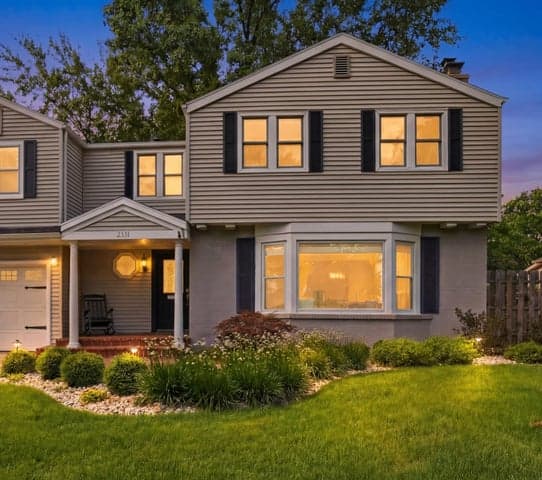 2331 Wilshire Drive SE, East Grand Rapids, MI 49506