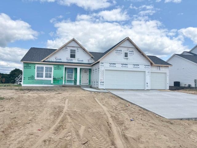 7070 Kettle Dale Avenue SE, Alto, MI 49302