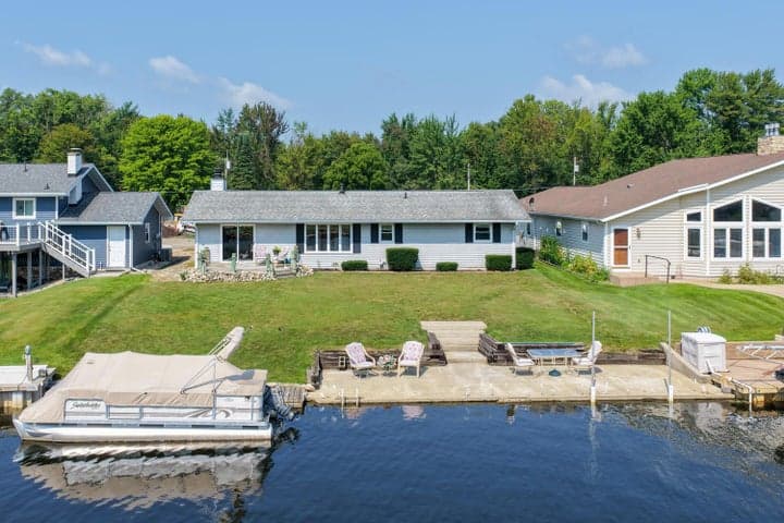 68441 N Channel Parkway, Edwardsburg, MI 49112