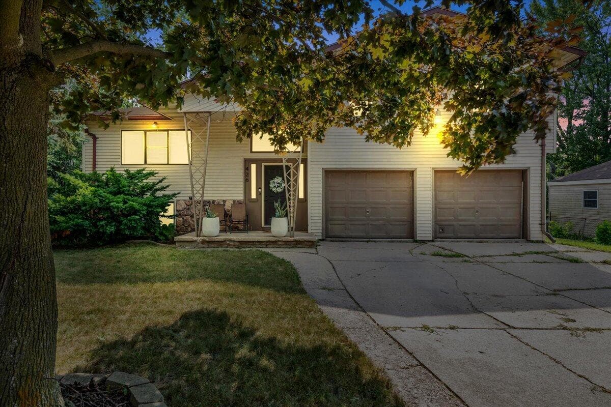 426 Cameron Avenue, Pontiac, MI 48342