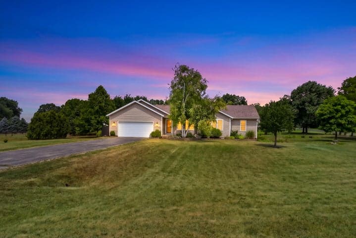 6935 Brow-Myer Drive NE, Rockford, MI 49341