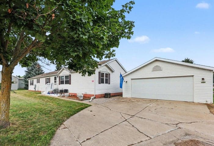 1893 Lanark Court, Grass Lake, MI 49240