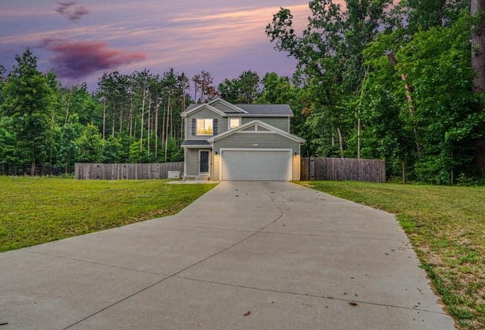 31550 Pine Ridge Circle, Lawton, MI 49065