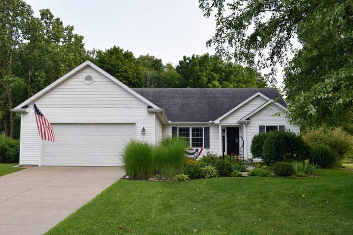 3970 N Hidden Valley Trail N, Niles, MI 49120