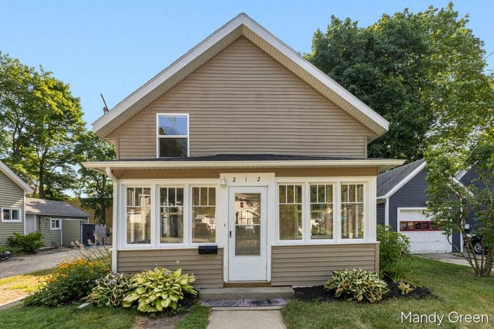 212 S Smith Street, Greenville, MI 48838