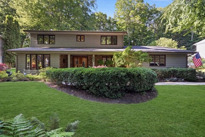17565 Beech Hill Drive, Grand Haven, MI 49417