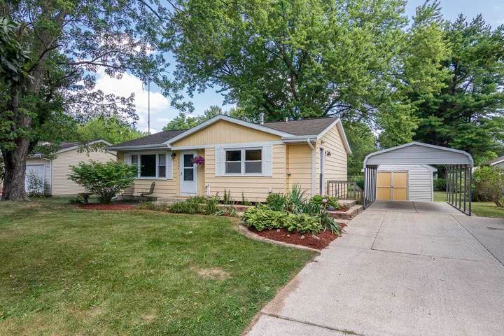 4903 E T U Avenue, Vicksburg, MI 49097