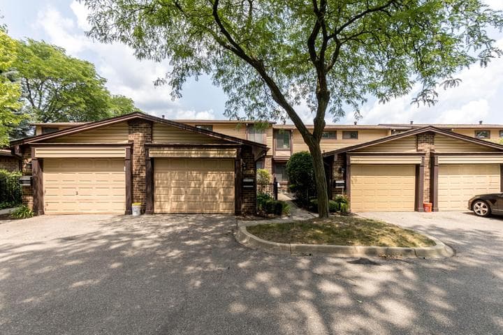 32143 W 12 Mile Road, Farmington Hills, MI 48334
