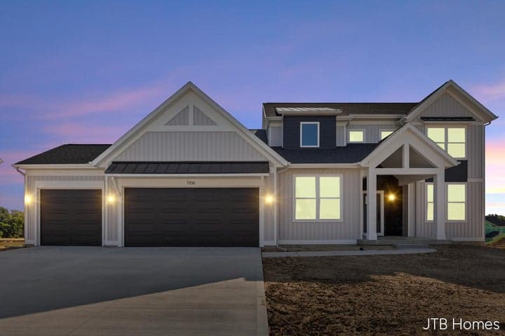 7106 Kettle Dale Avenue SE, Alto, MI 49302