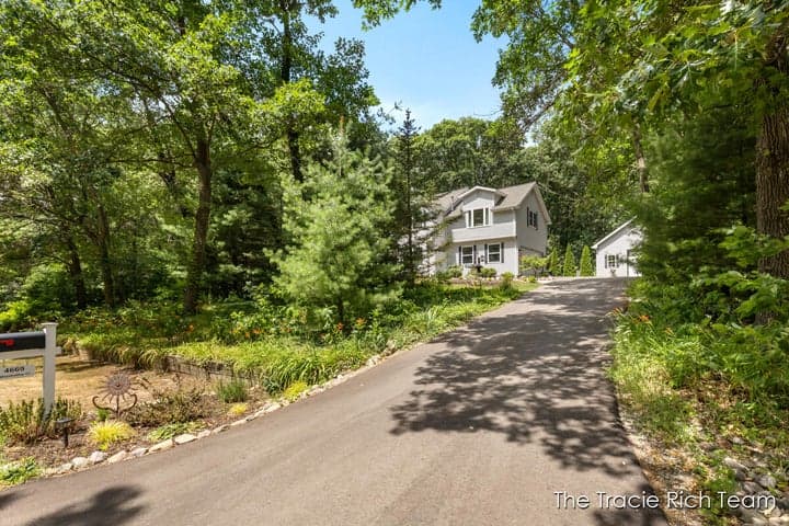 4669 Wood Valley Court NE, Rockford, MI 49341